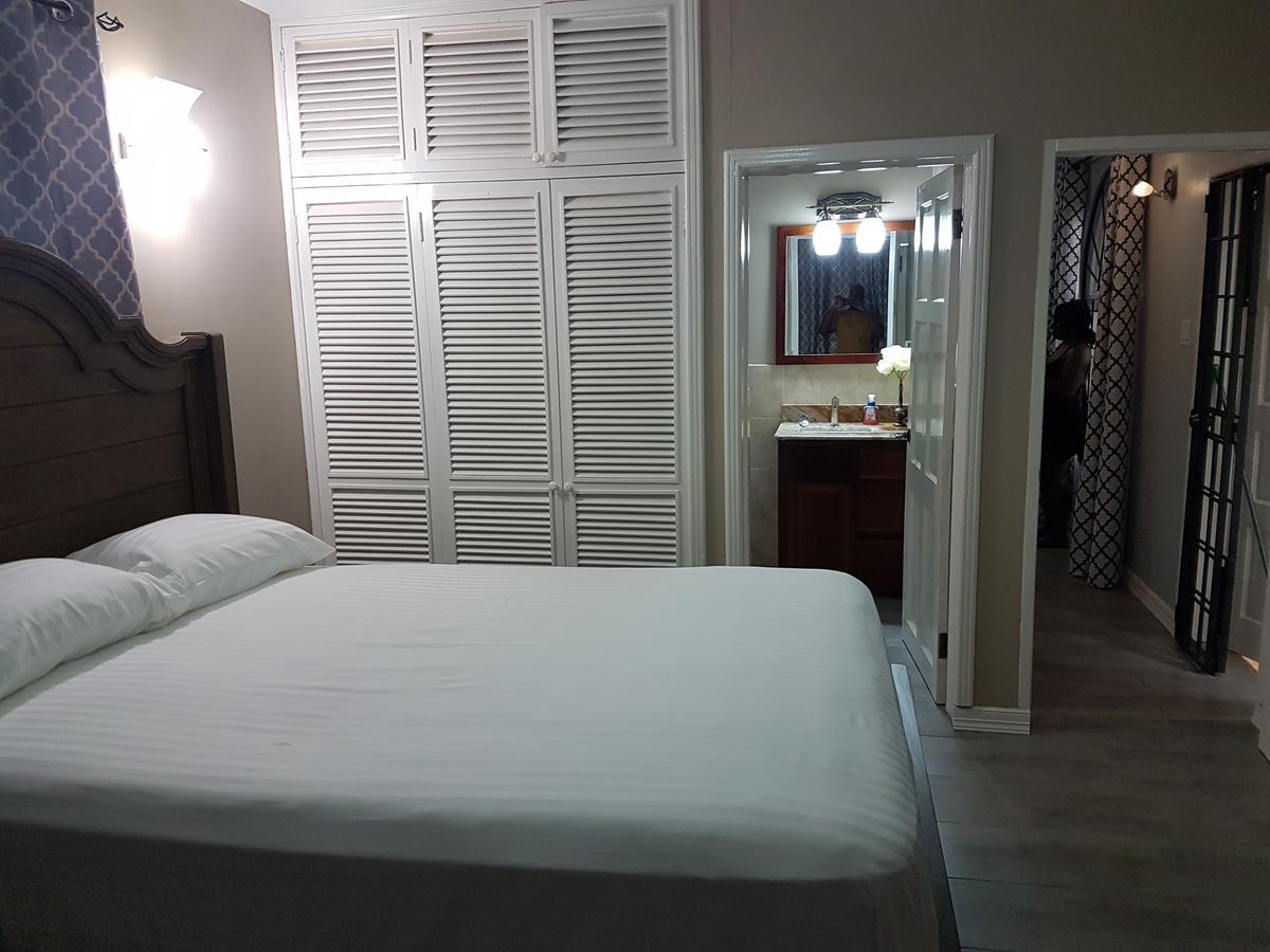 Skycastle Oasis Apartment Ocho Rios Exterior photo