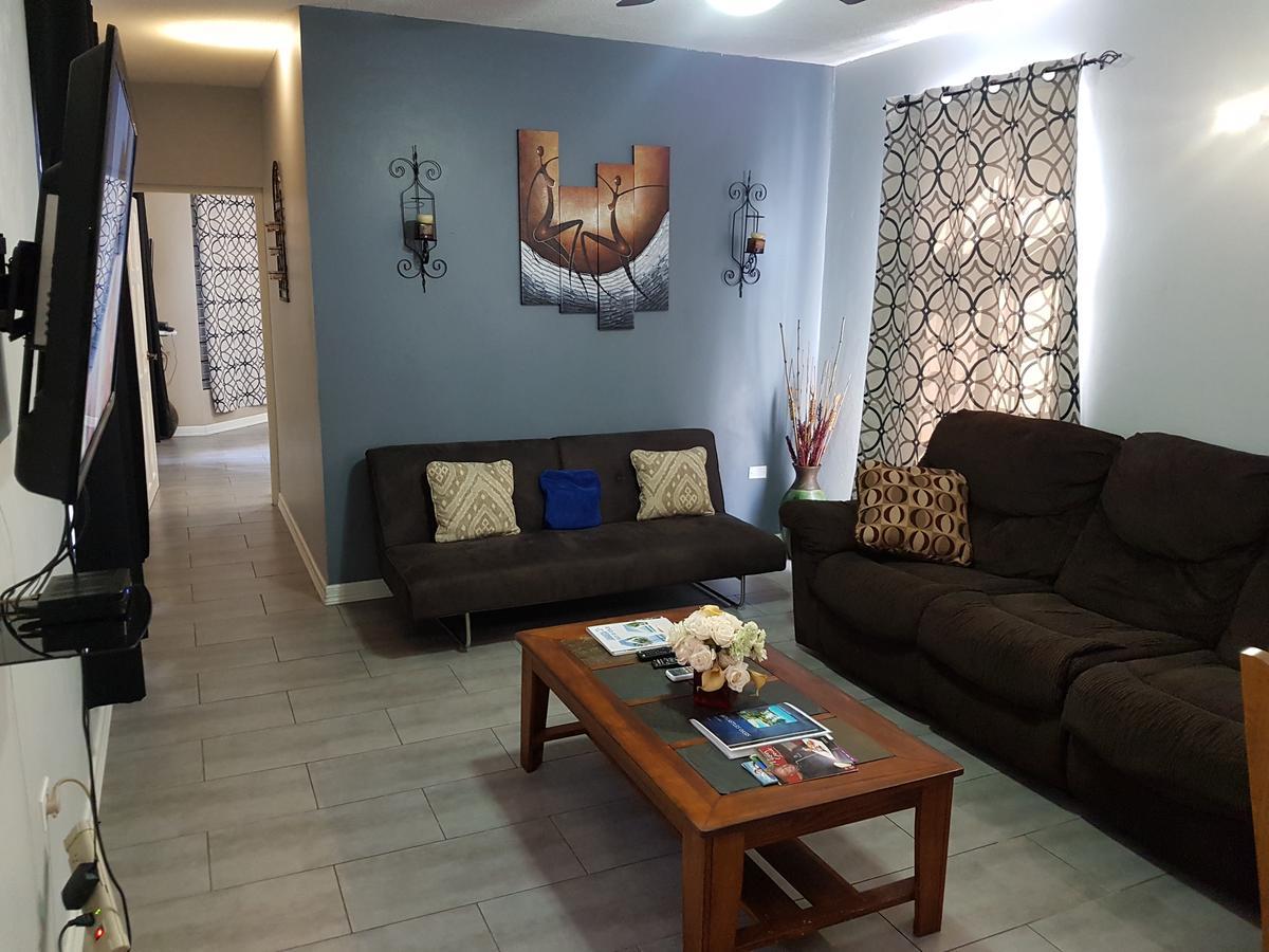 Skycastle Oasis Apartment Ocho Rios Exterior photo